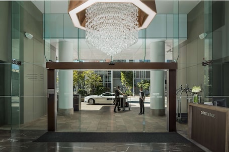 Lobby. Rydges South Bank