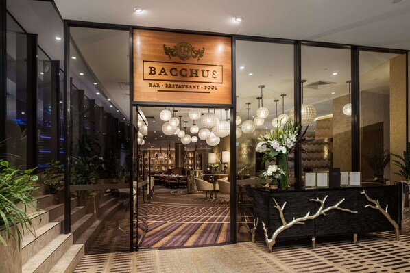 Breakfast, lunch, dinner served; local cuisine