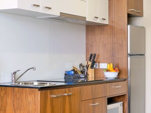 Studio, 1 Queen Bed | Private kitchenette | Coffee/tea maker, electric kettle - Chifley on South Terrace (Adelaide)