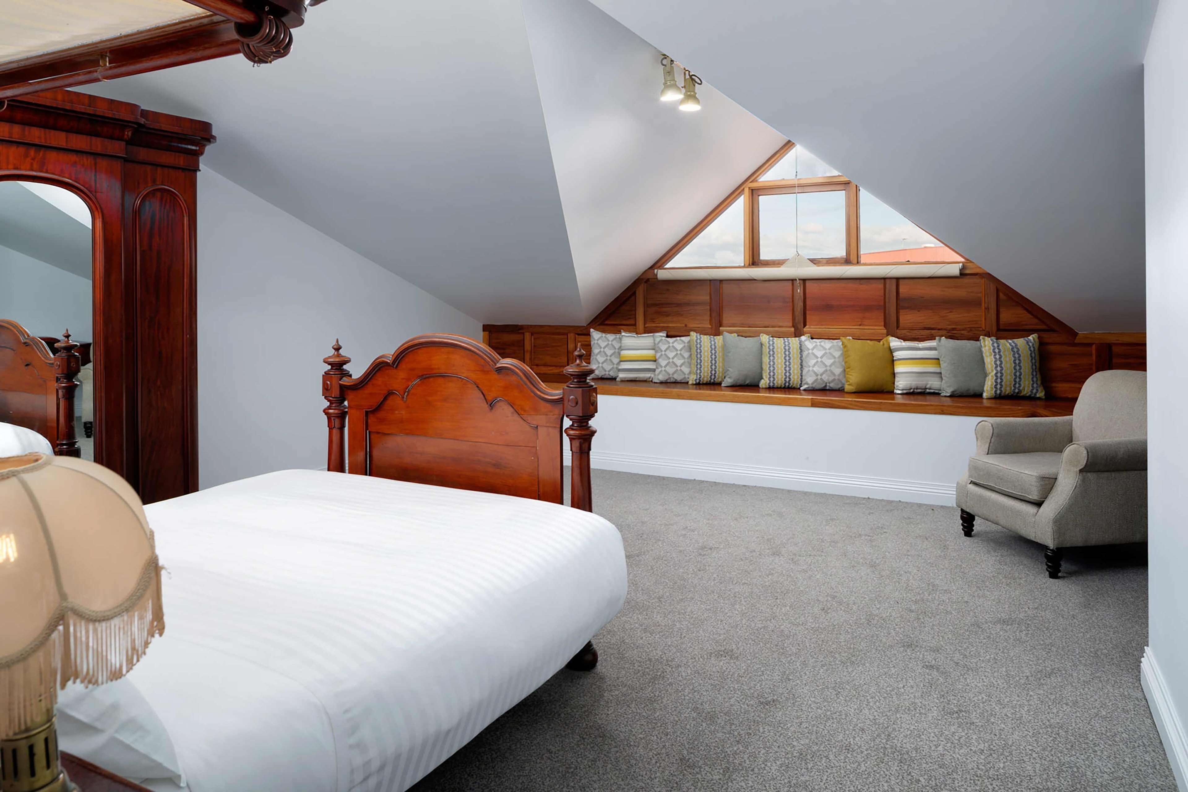 premium bedding, minibar, individually decorated, individually furnished