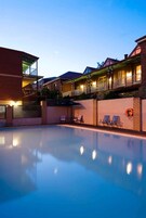 Piscina externa sazonal