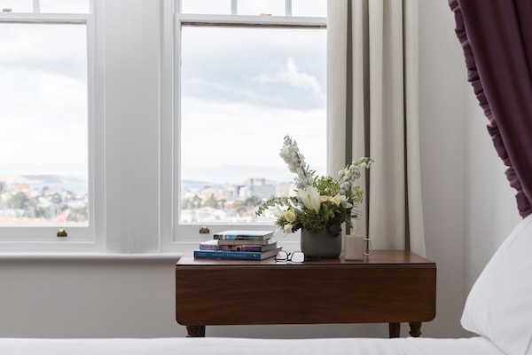 Premium bedding, minibar, individually decorated, individually furnished