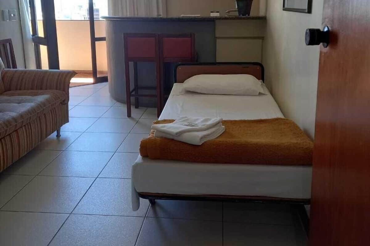 1 bedroom, pillowtop beds, minibar, in-room safe
