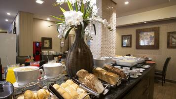 Free daily buffet breakfast