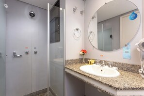 Executive Single Room | Minibar, desk, free WiFi, bed sheets