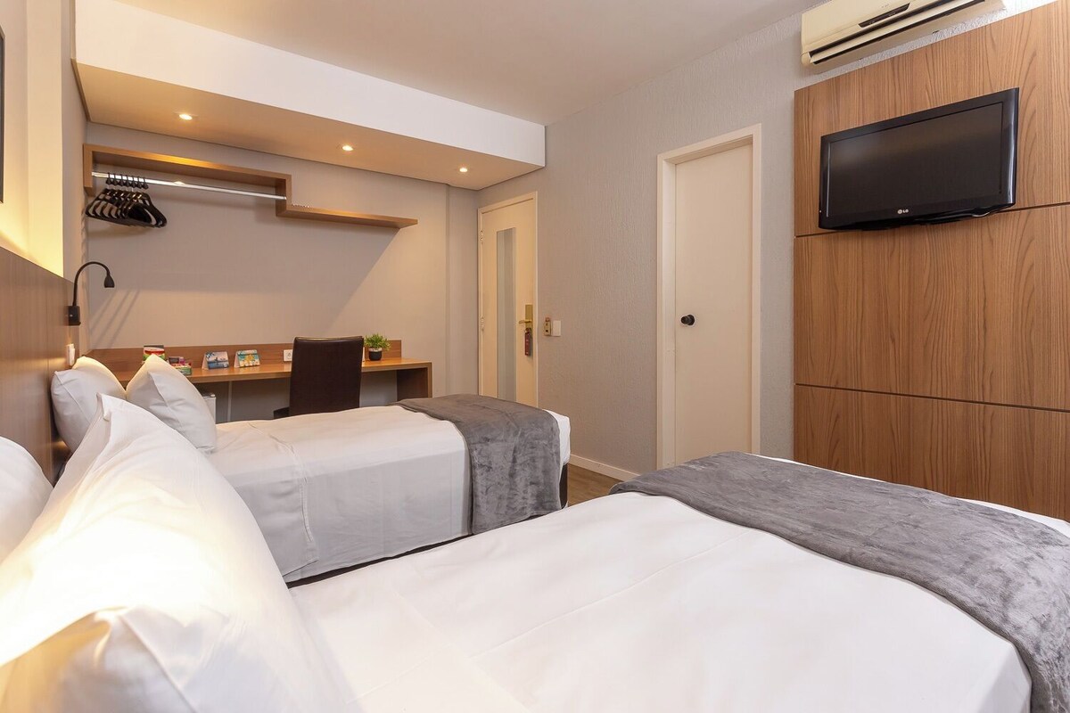 Minibar, desk, WiFi (free), bed sheets