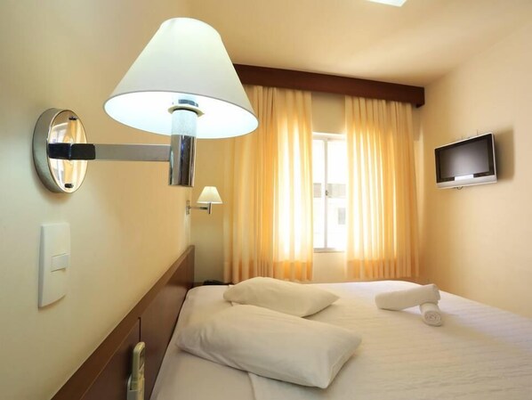 1 bedroom, hypo-allergenic bedding, minibar, in-room safe