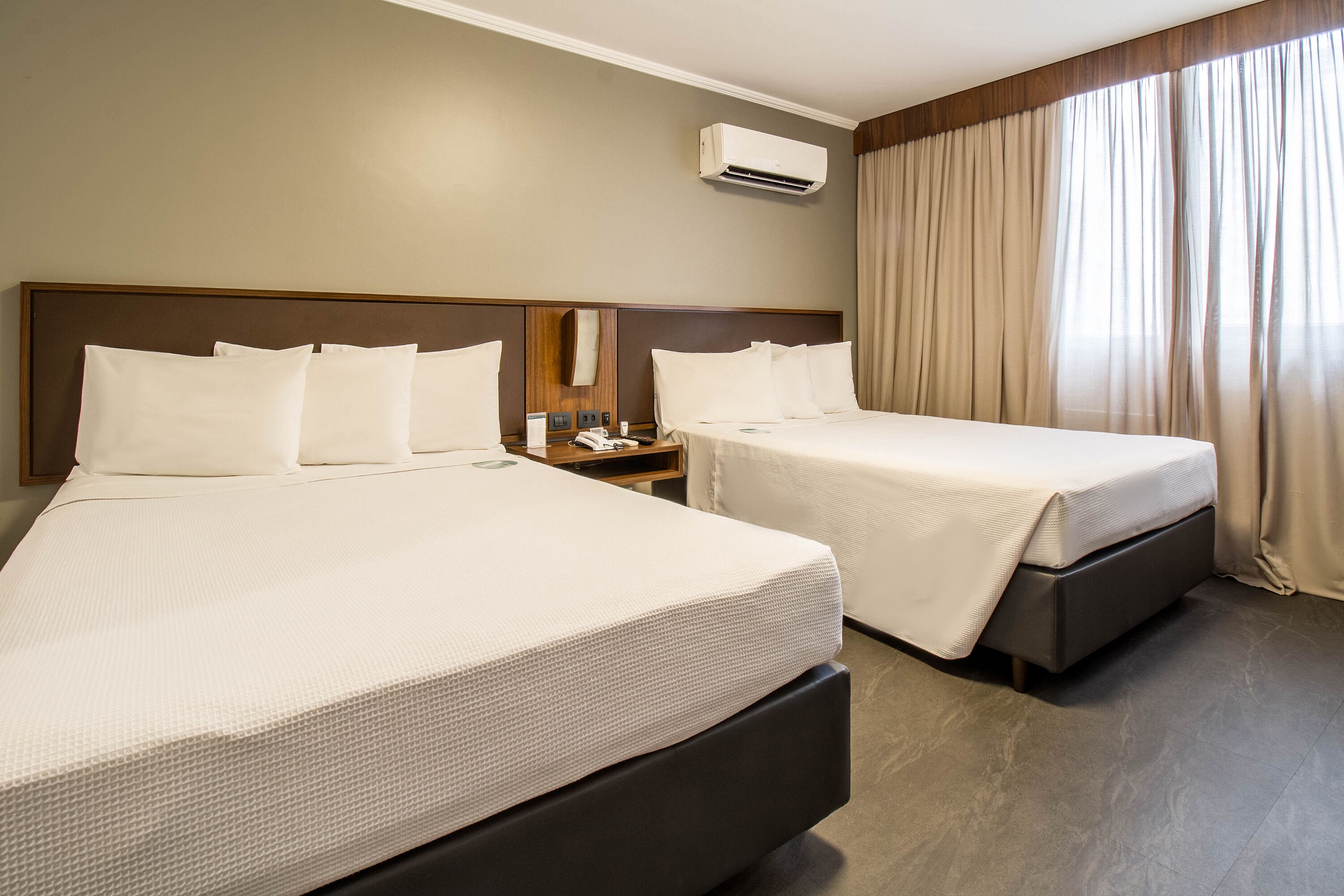 Superior Twin Room | Minibar, WiFi (free), alarm clocks, bed sheets