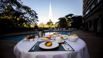 Free daily full breakfast