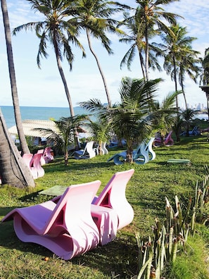 Plage, sable blanc, serviettes de plage, beach-volley