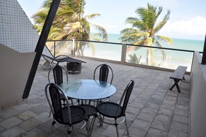 Apartamento premium, de frente para o mar | Vista para praia/oceano