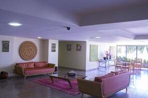 Lobby sitting area - Dan INN Mar Piedade By Nacional Inn (Jaboatão dos Guararapes)