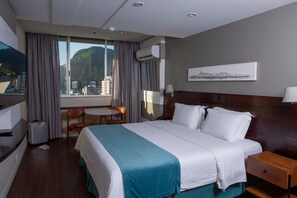 Superior Room | Pillow-top beds, minibar, in-room safe, individually decorated - Sol Ipanema Hotel (Rio de Janeiro)