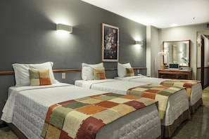 Hypo-allergenic bedding, minibar, in-room safe, desk