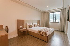 Minibar, két bảo mật tại phòng, màn/rèm cản sáng 