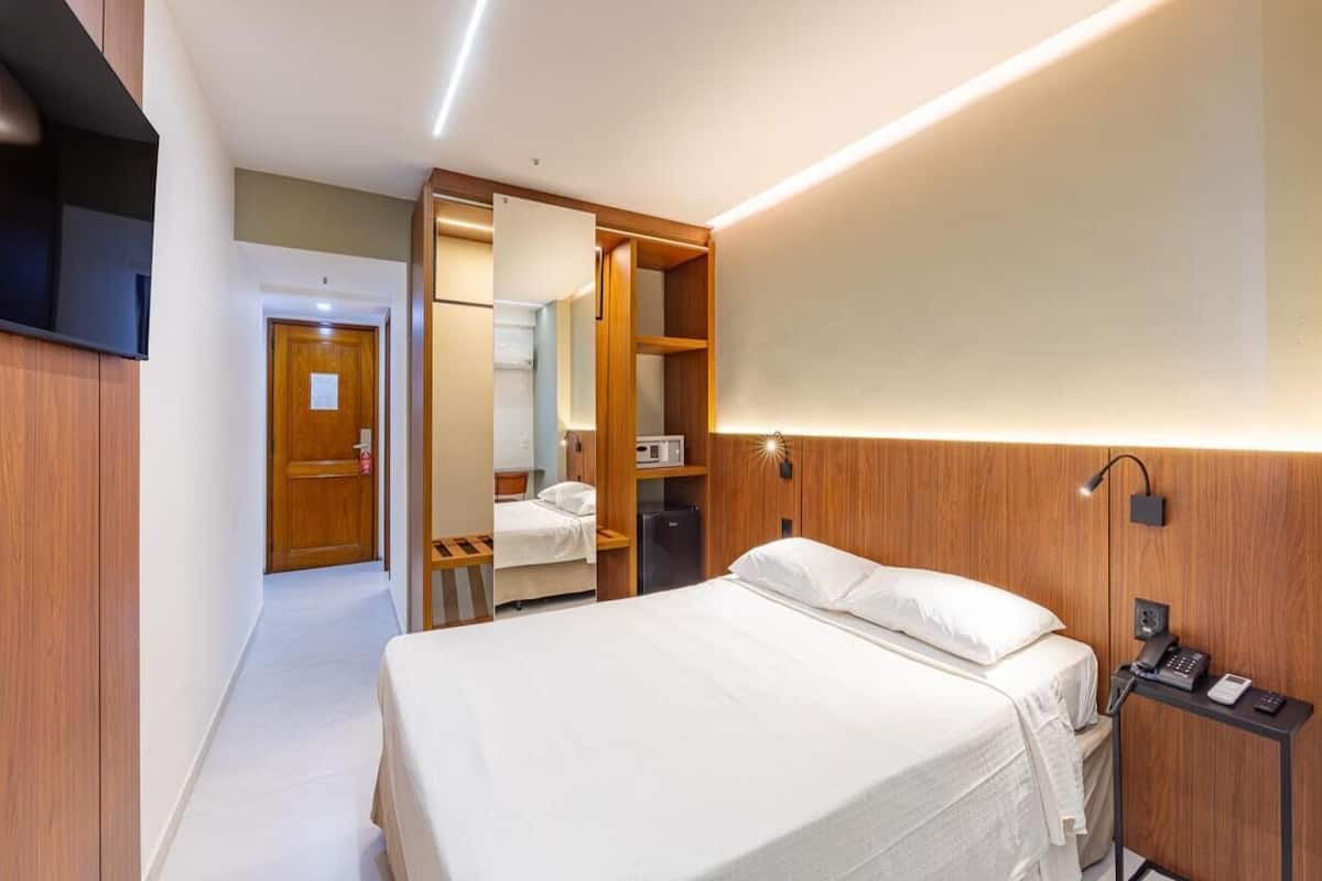 Minibar, in-room safe, laptop workspace, blackout drapes
