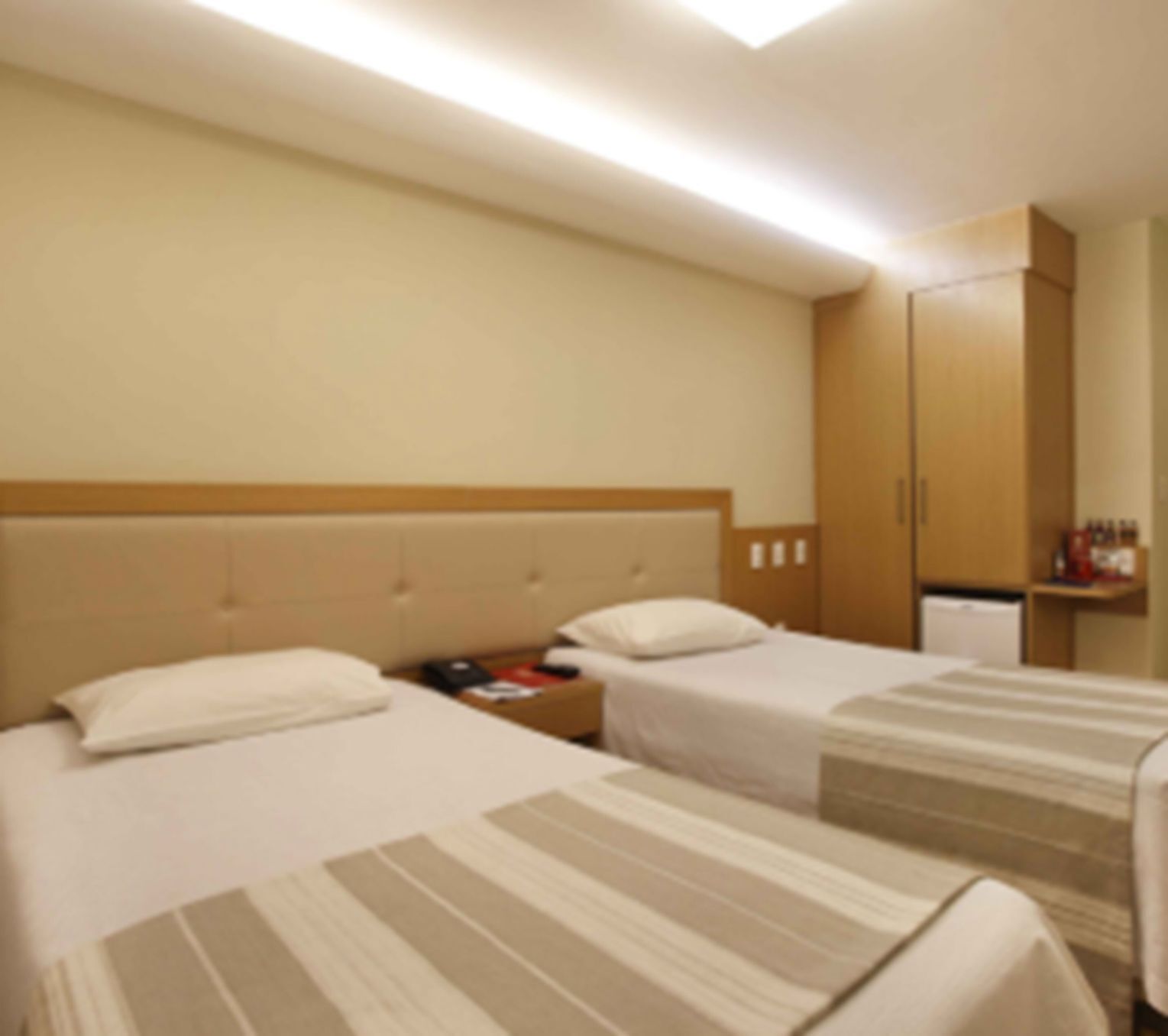 Minibar, in-room safe, laptop workspace, blackout curtains