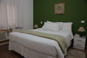 Minibar, in-room safe, free cribs/infant beds, rollaway beds - London Class Hotels (São Paulo)