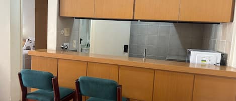 Basic Apartment | Dining