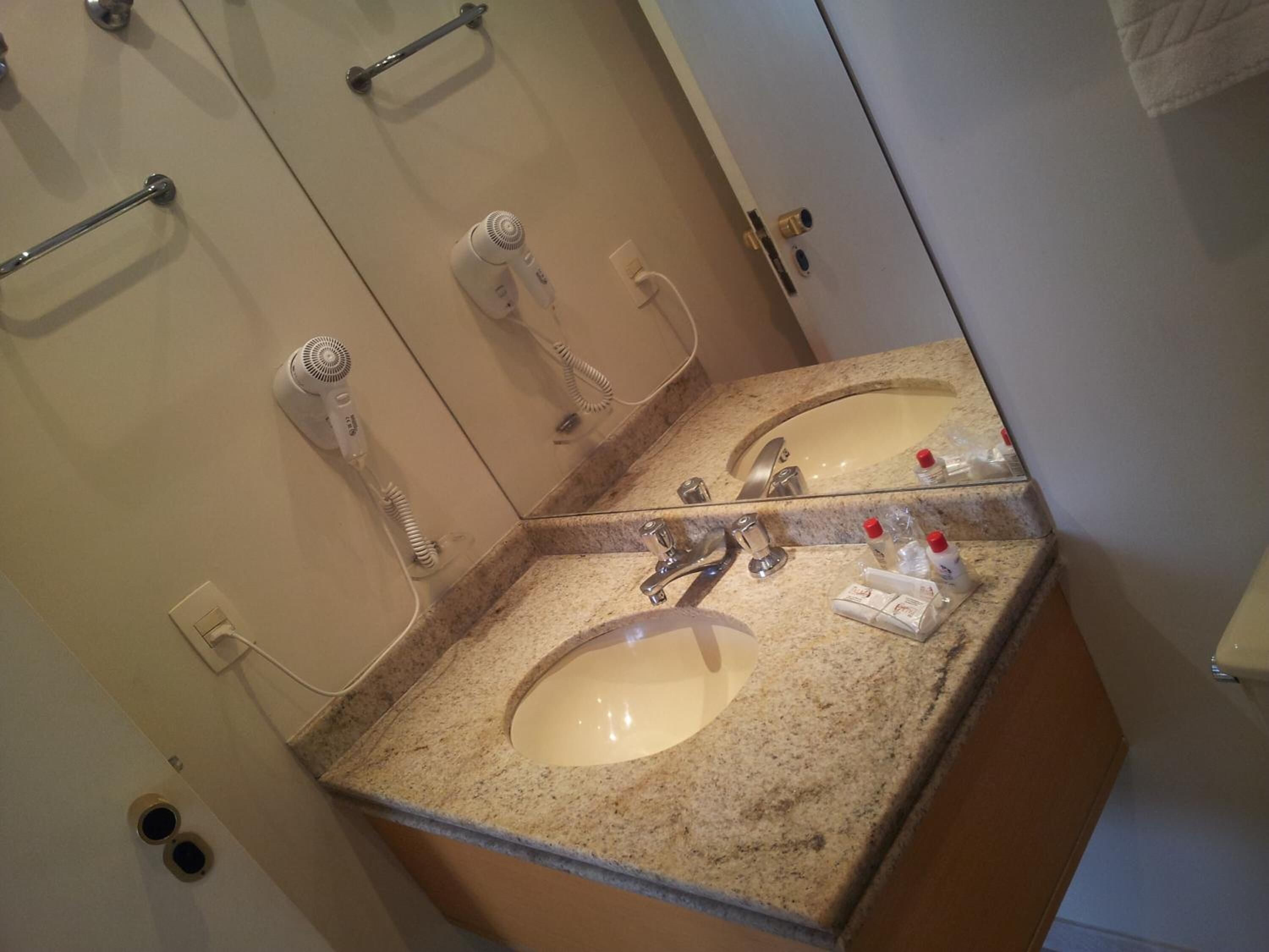 shower, free toiletries, towels, shampoo