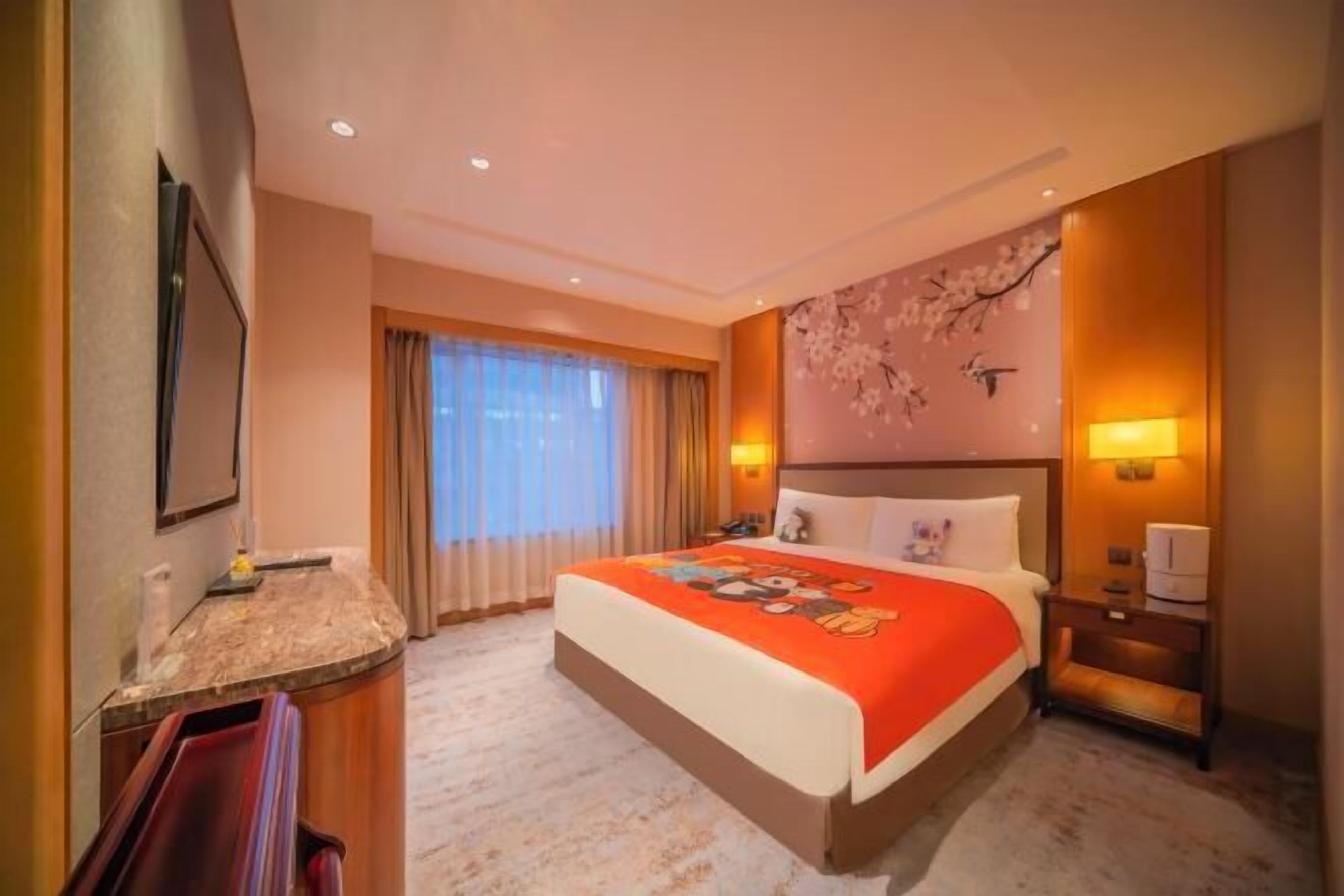 迷你吧、客房內保險箱、書桌、筆電工作空間