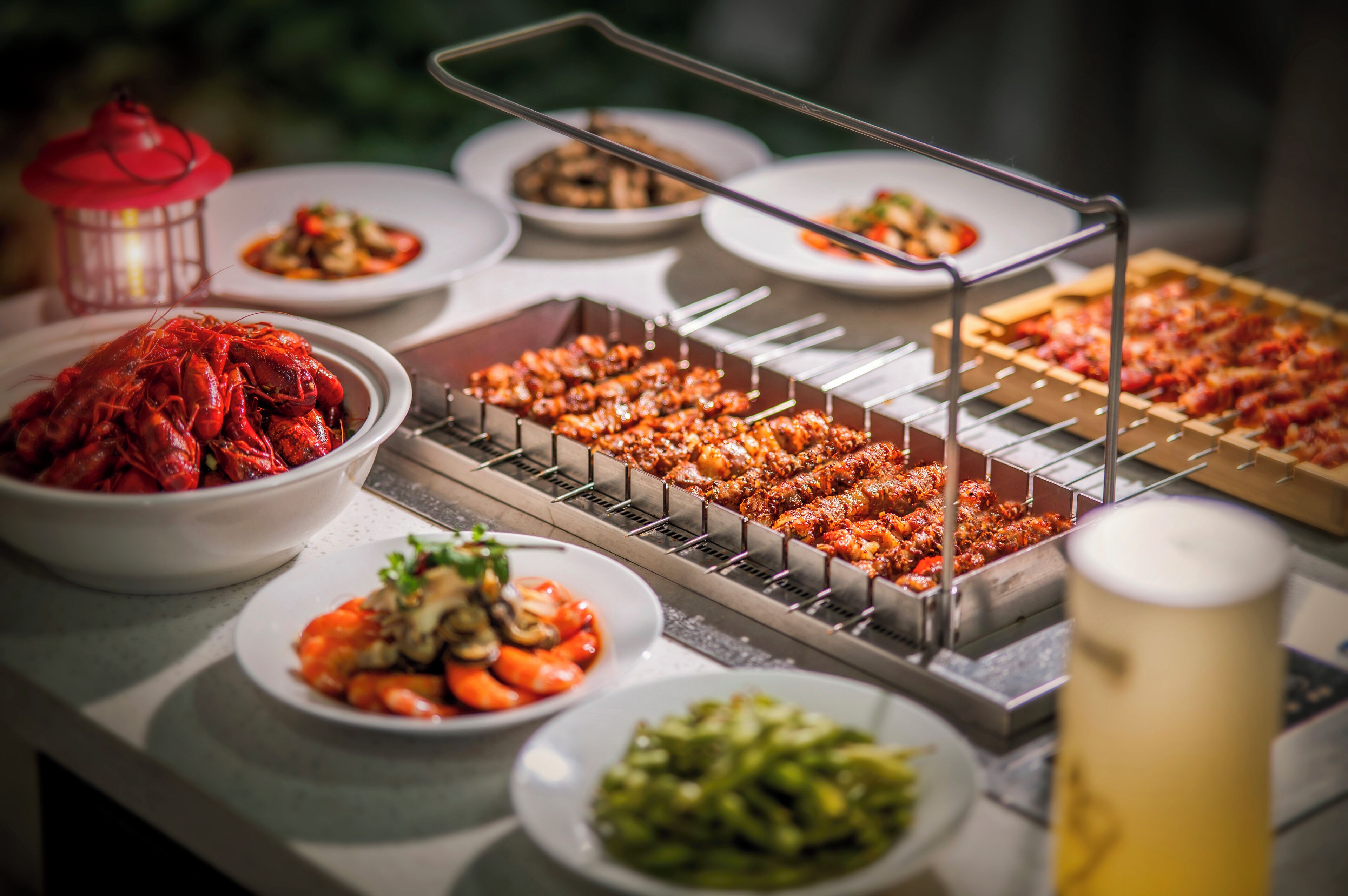 2 restaurants, breakfast served