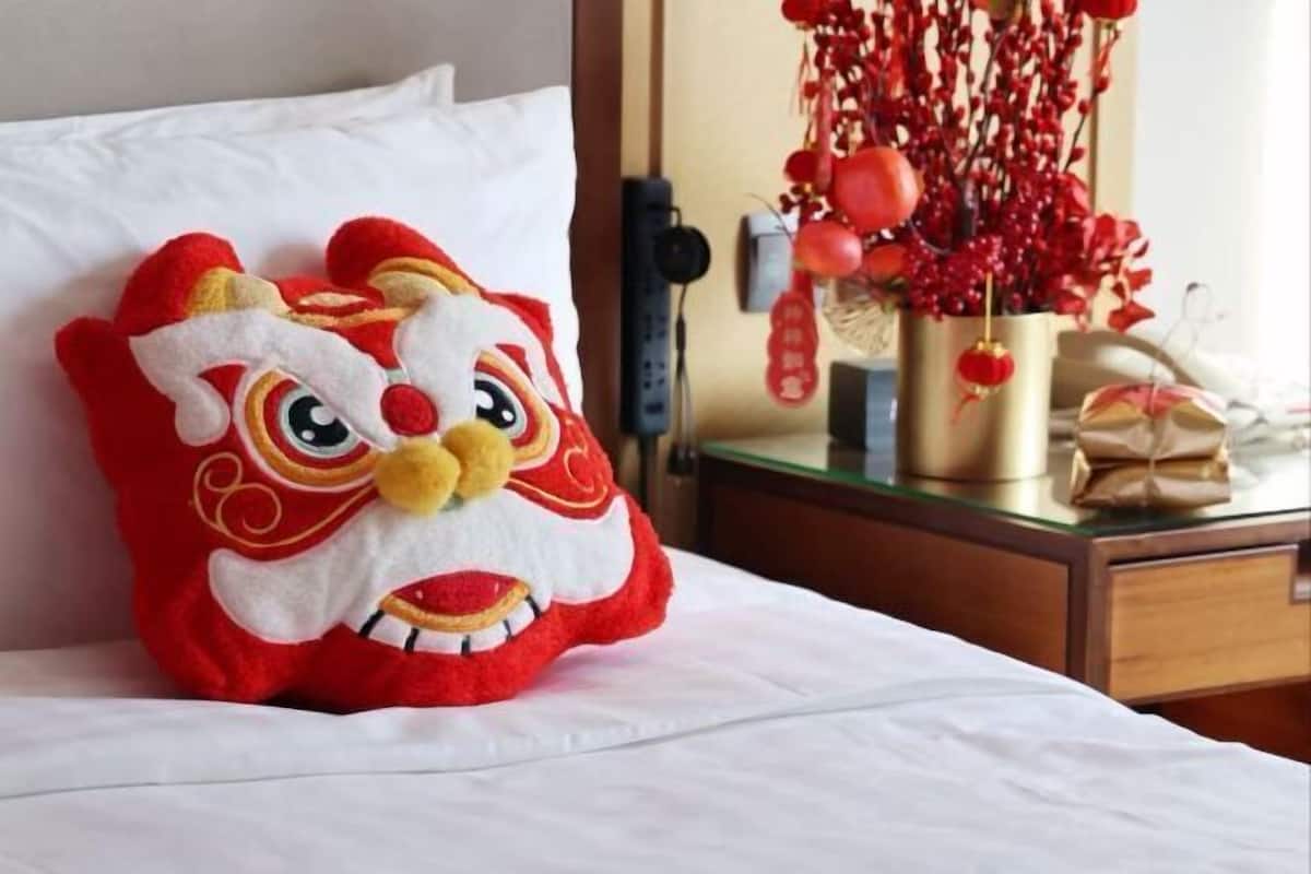 Minibar, safe på rommet, skrivebord og skrivebord for bærbar PC