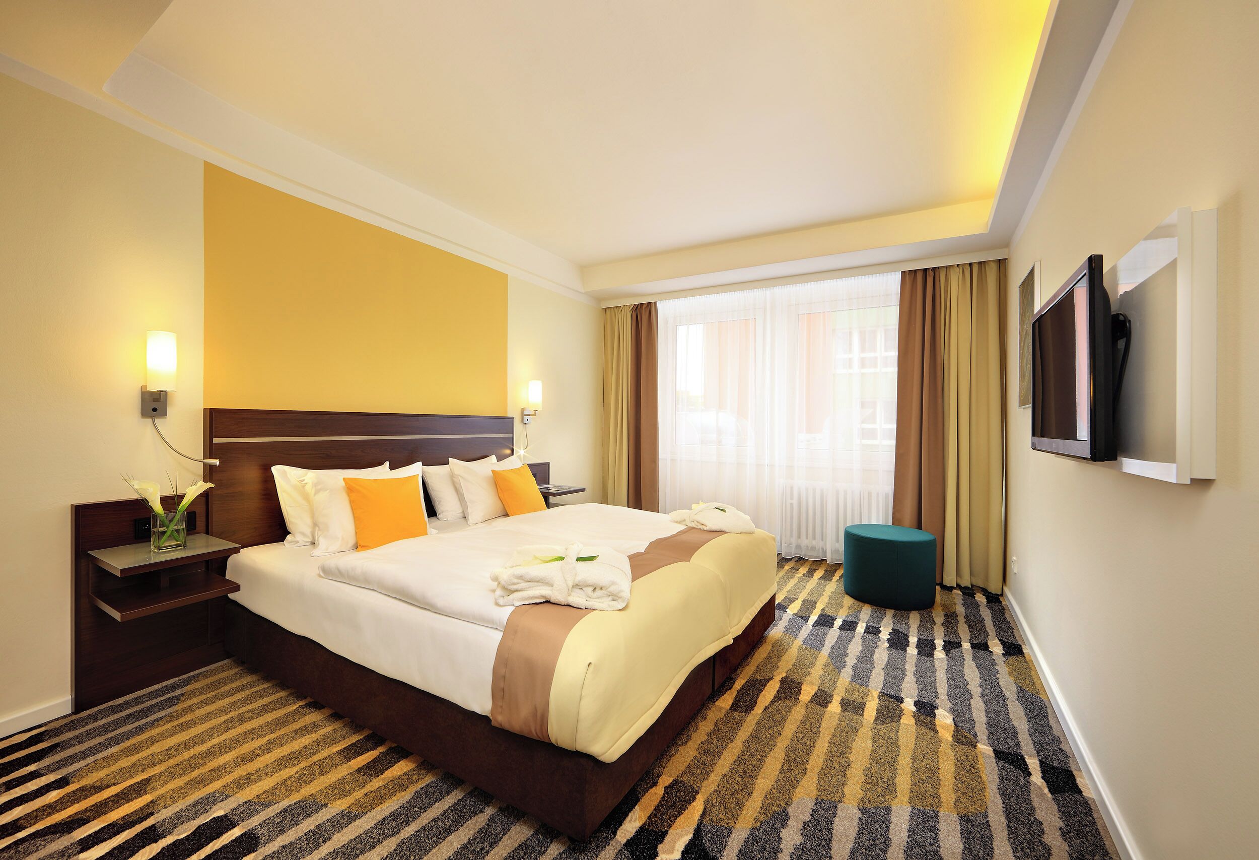 family suite | hypo-allergenic bedding, in-room safe, desk, laptop workspace