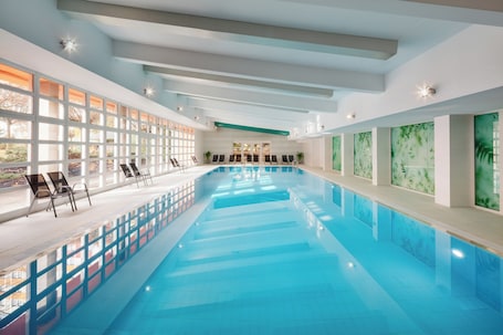 Indoor pool. Hotel Duo & Wellness