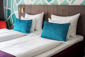 In-room safe, individually decorated, desk, laptop workspace - ProfilHotels Richmond (Copenhagen)