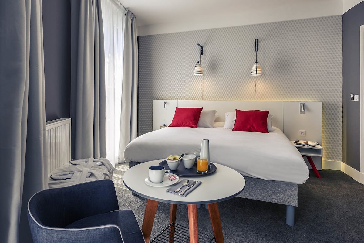 Privilege, Habitació, 1 llit doble | Minibar, caixa forta a l'habitació i escriptori