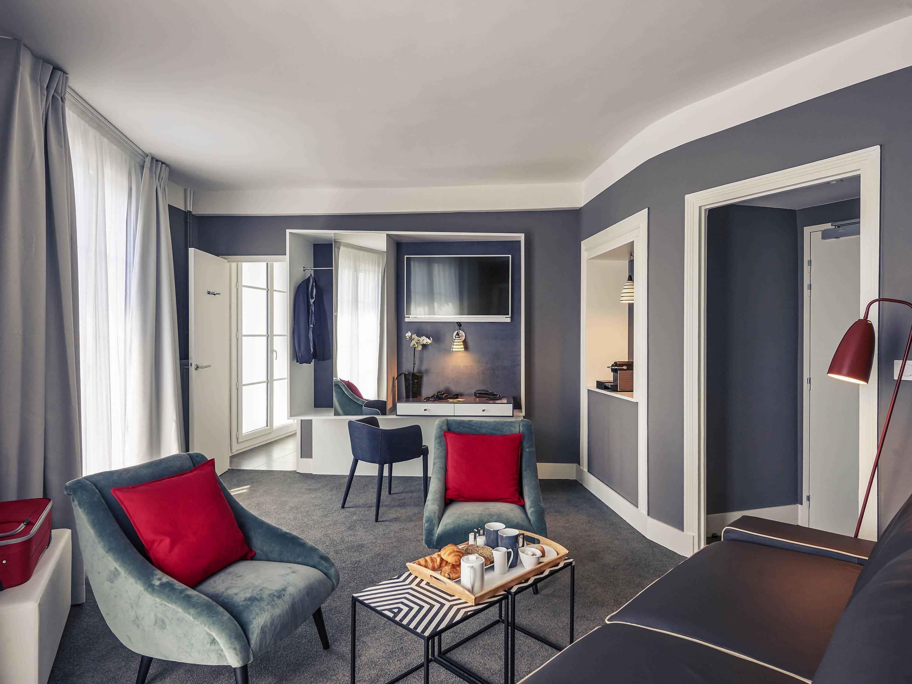 suite, 1 double bed with sofa bed | minibar, in-room safe, desk, soundproofing