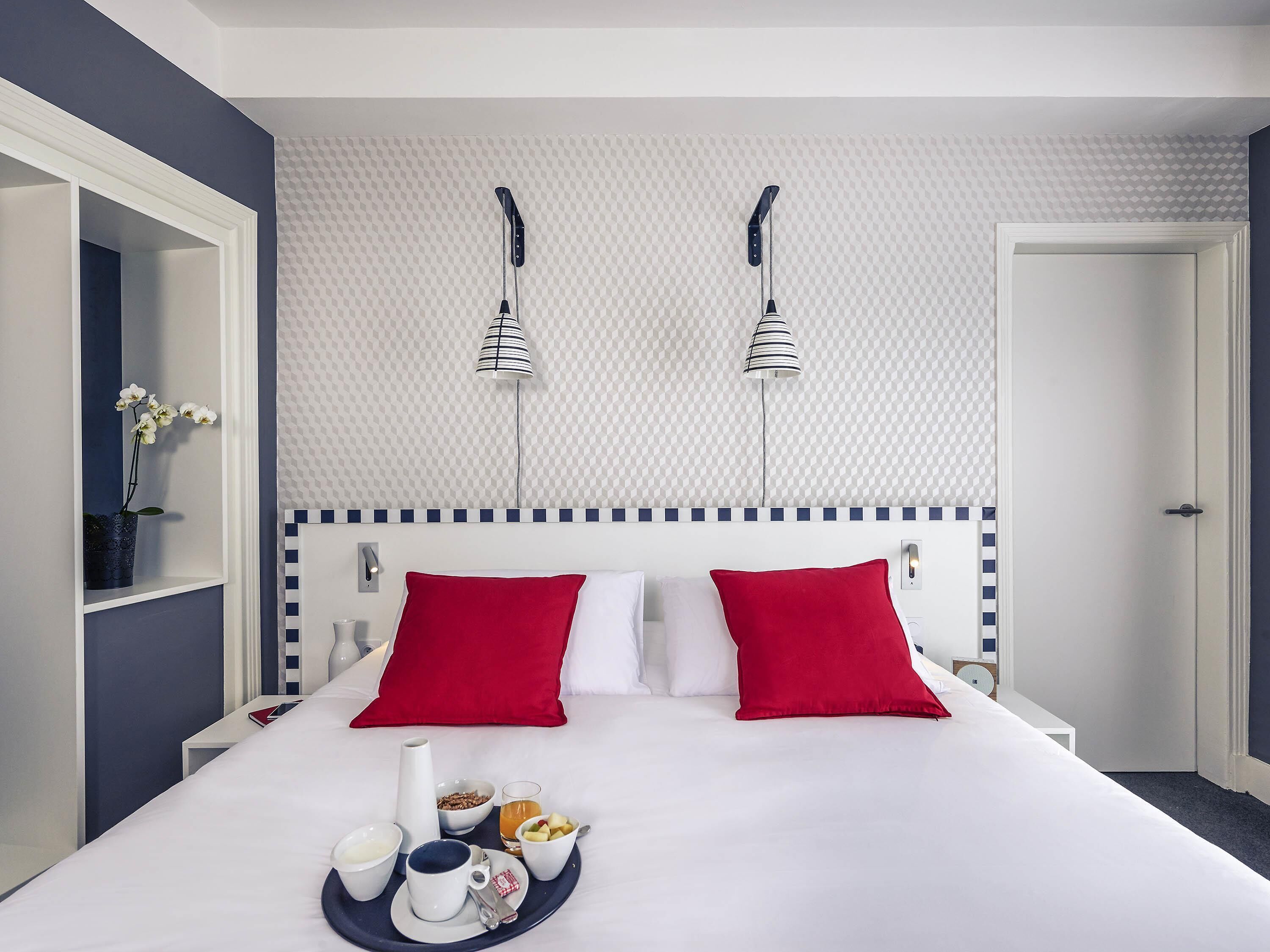 Minibar, in-room safe, desk, soundproofing