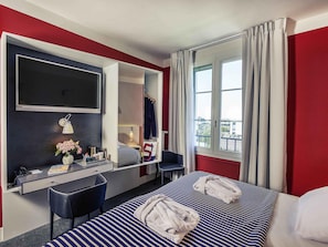 Superior Room, 1 Double Bed | Minibar, in-room safe, desk, soundproofing