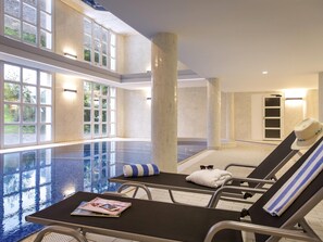 Indoor pool, seasonal outdoor pool, pool loungers
