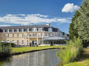 Exterior - Mercure Chantilly Resort & Conventions (Vineuil-Saint-Firmin)