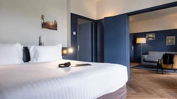 Junior Suite, 1 King Bed with Sofa bed | Premium bedding, in-room safe, desk, laptop workspace