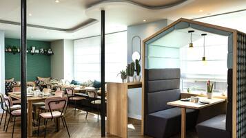 Daily continental breakfast (EUR 18 per person)