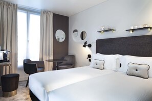Premium bedding, Select Comfort beds, in-room safe, desk - Hôtel Eiffel Saint Charles (Paris)