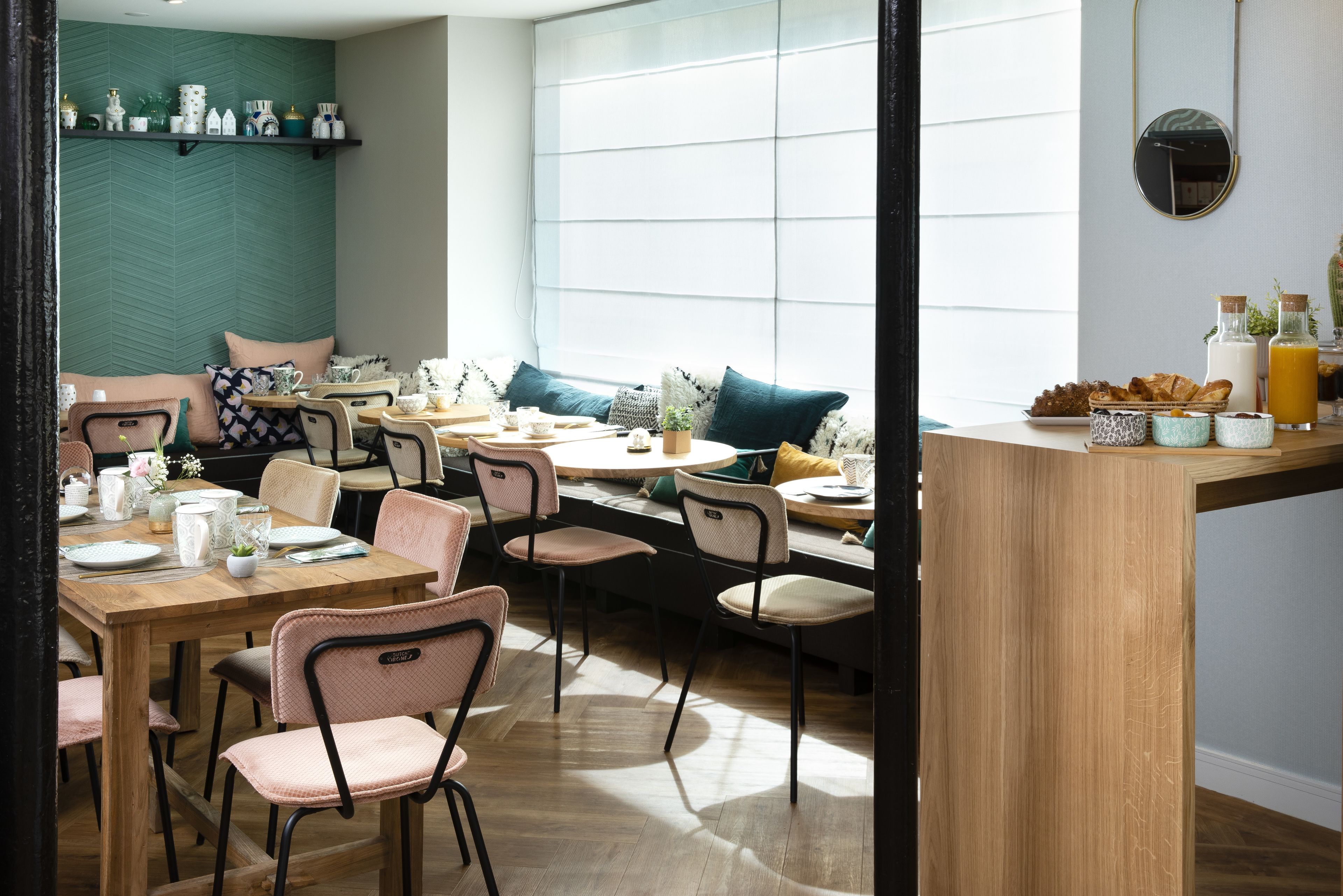 daily continental breakfast (eur 18 per person)