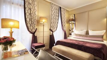 Traditional Room, 1 Double or 2 Twin Beds (Comfort) | Minibar, in-room safe, individually furnished, desk