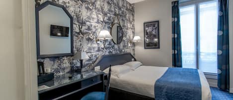 Double Room | In-room safe, desk, laptop workspace, soundproofing