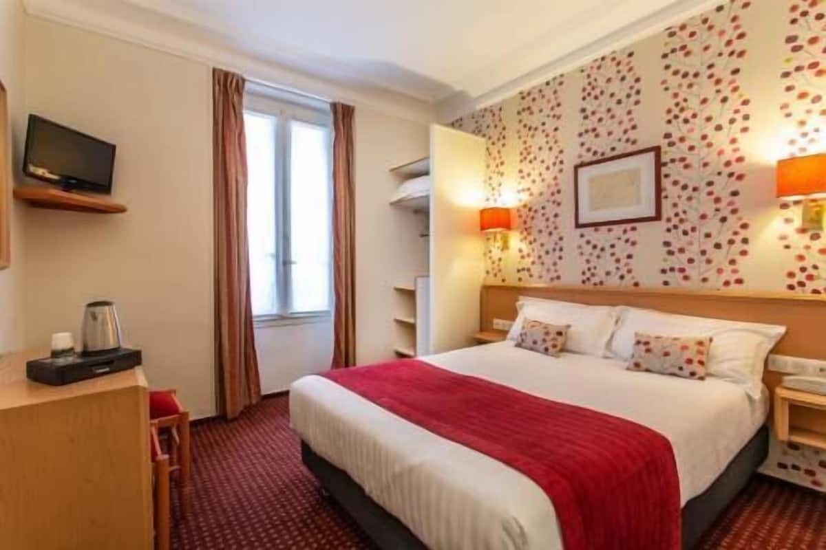 Coffres-forts dans les chambres, bureau, fer et planche Ă repasser