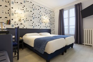 Coffres-forts dans les chambres, bureau, fer et planche à repasser