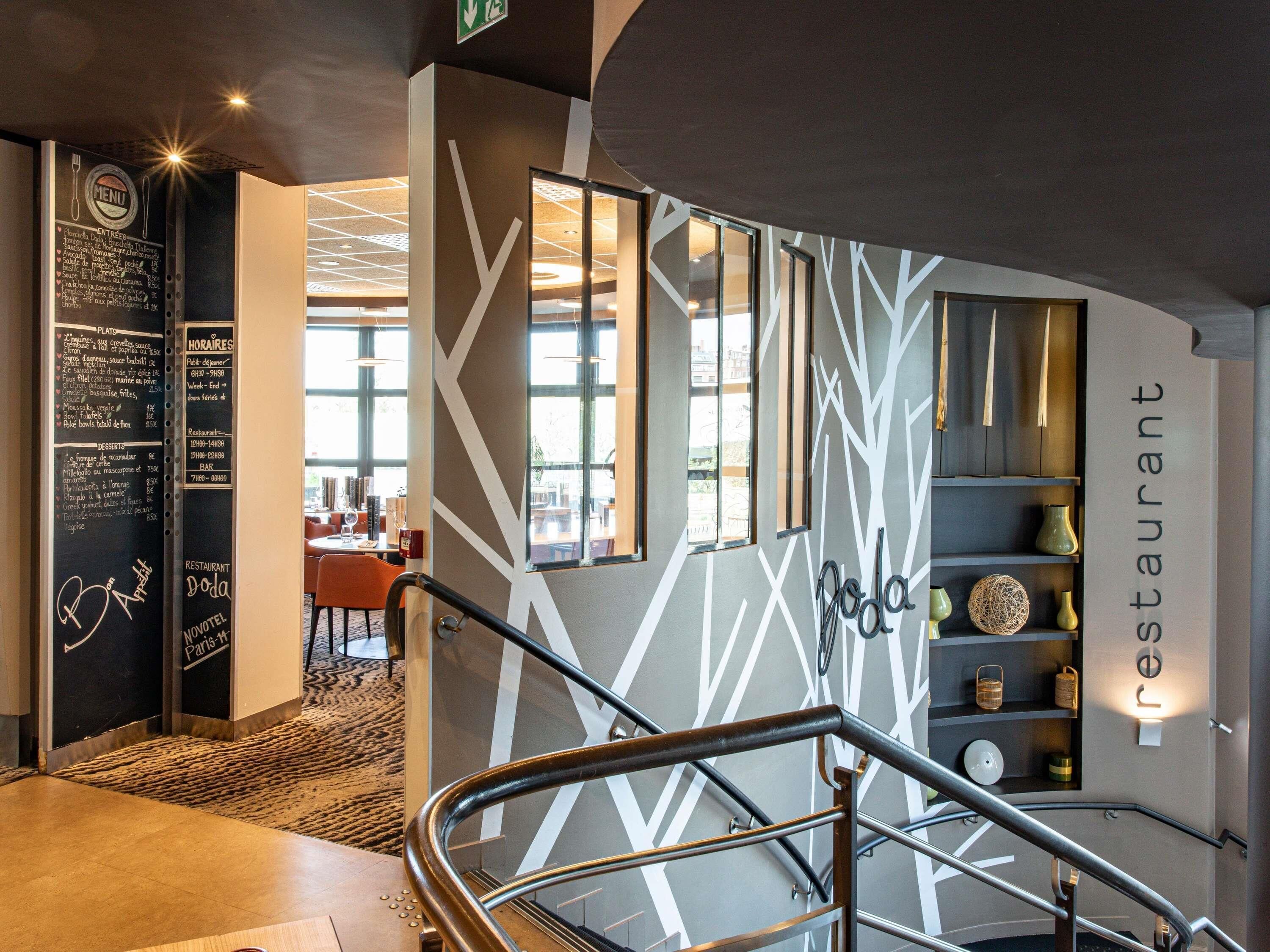 Breakfast, lunch, dinner served; French cuisine 