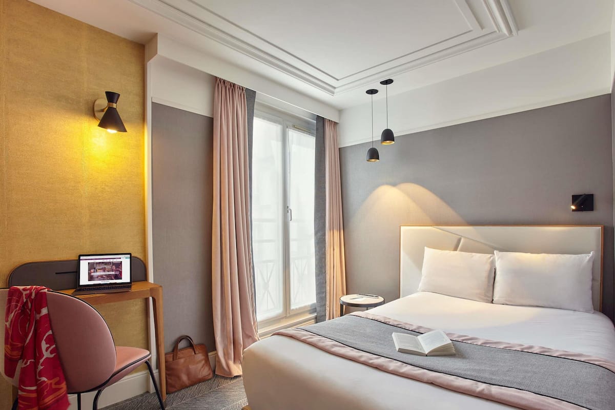 Quarto clássico, 1 cama de solteiro | Frigobar, cofres nos quartos, escrivaninha, quartos à prova de som