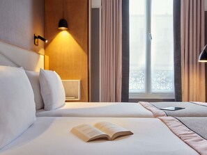 Classic Twin Room, 2 Twin Beds | Minibar, in-room safe, desk, soundproofing