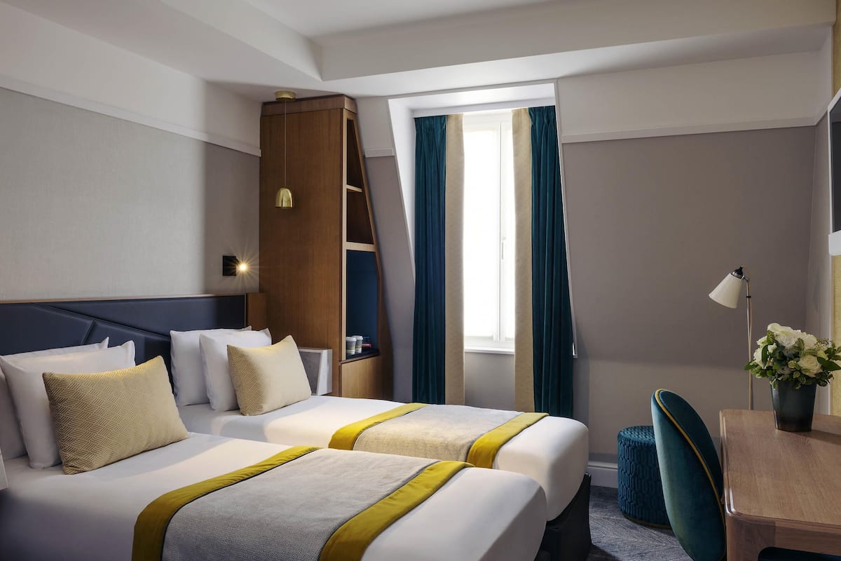 Classic Twin Room, 2 Twin Beds | Minibar, in-room safe, desk, soundproofing
