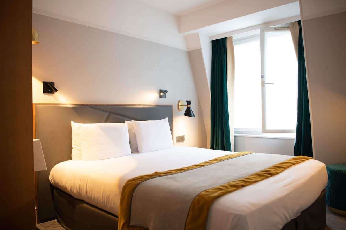 Minibar, in-room safe, desk, soundproofing