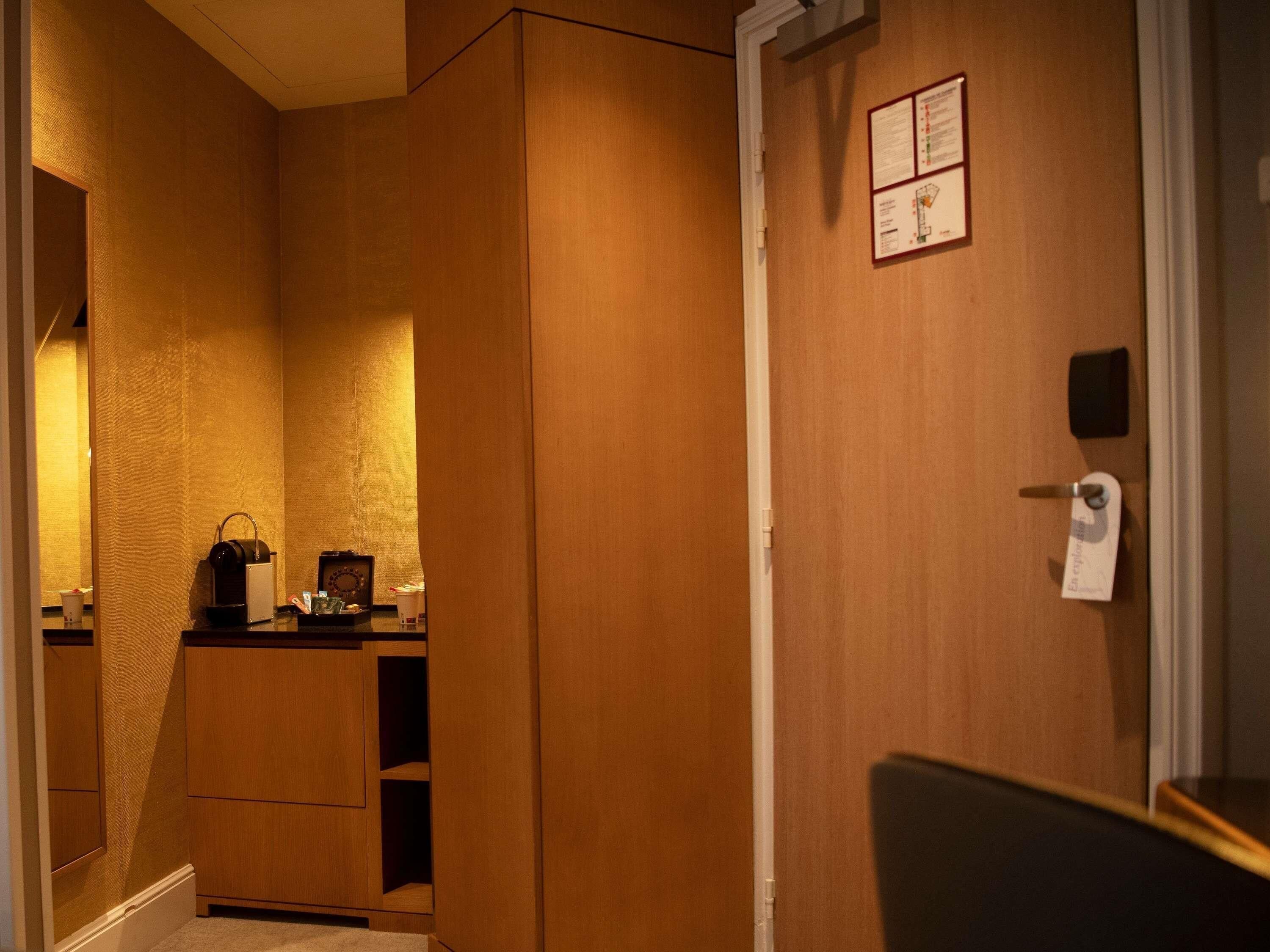 privilege, room, 1 double bed | minibar, in-room safe, desk, soundproofing